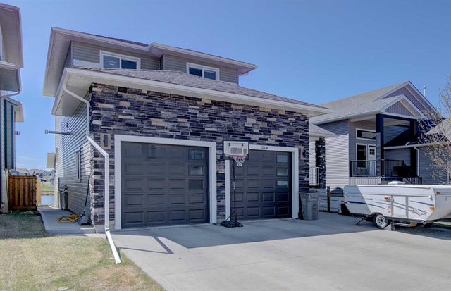 13010 Royal Boulevard, Grande Prairie