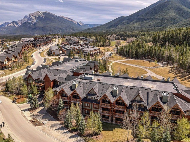 111, 106 Stewart Creek Landing, Canmore