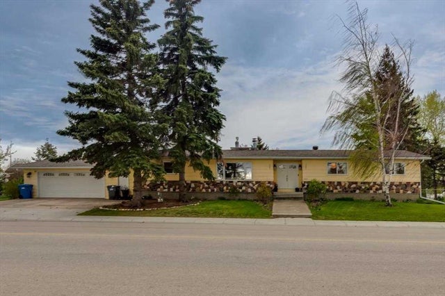 1203 Gough Road, Carstairs