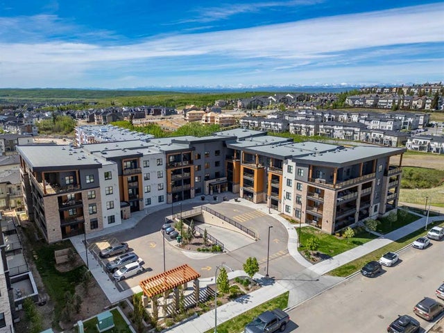 Calgary Real Estate: Residential Property for Sale in Springbank Hill