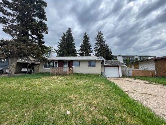 5521 47th Street, High Prairie
