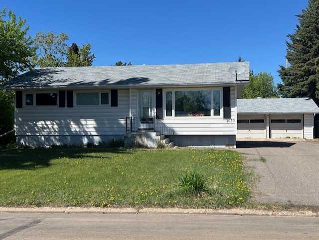 1030 15 Avenue, Wainwright