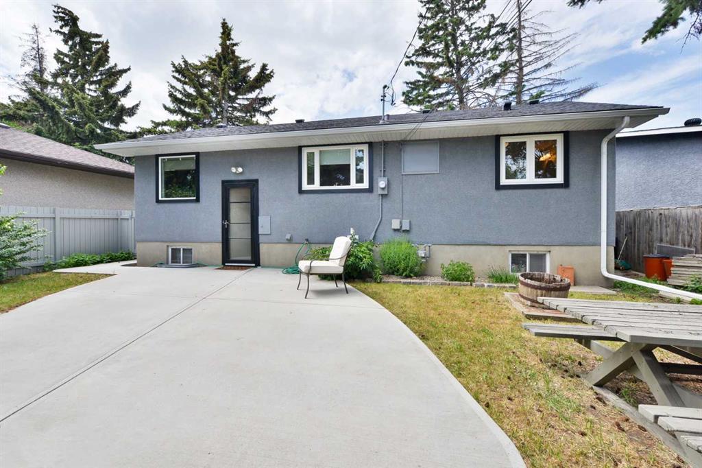 5712 Layzell Road Southwest, Calgary – Residential Detached Listing Photo 15