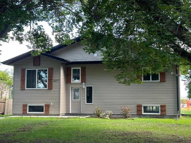5117 55 Avenue, High Prairie