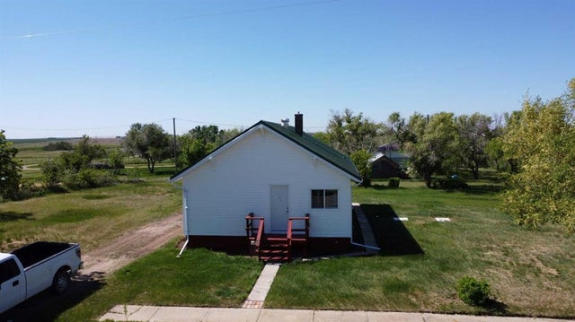 121 3 Avenue, Chinook