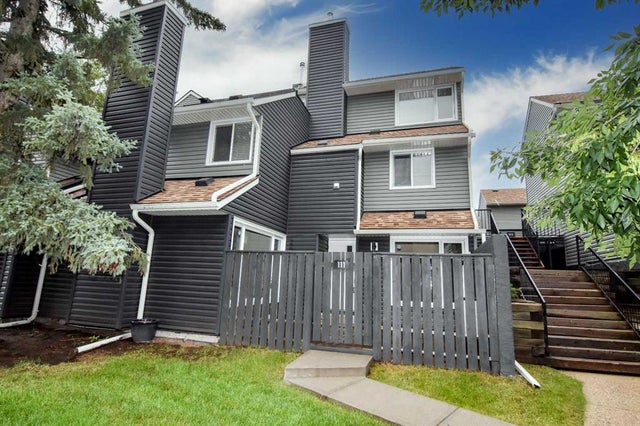 111, 25 Glamis Green Sw, Calgary