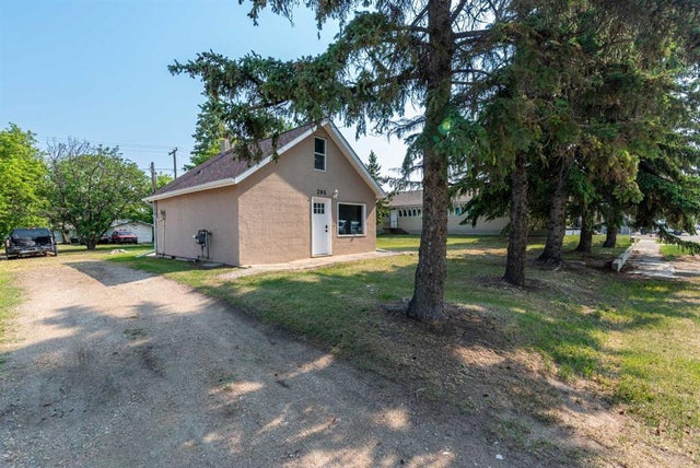 206 1st Avenue W, Maidstone