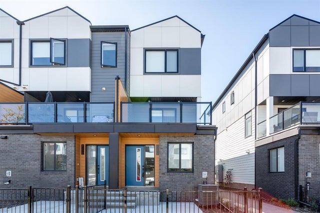8521 19 Avenue Se, Calgary