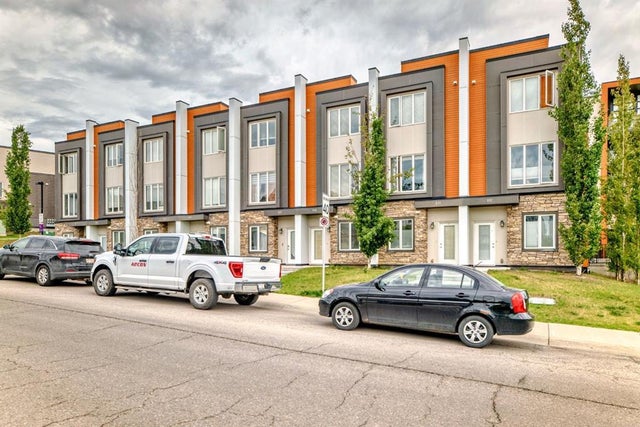 233 Kincora Glen Road Nw, Calgary