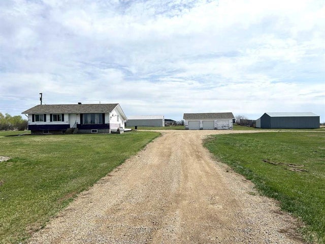 36205 Highway 872, Coronation
