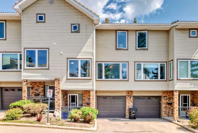 Real Estate Listing in Coach Hill, Calgary