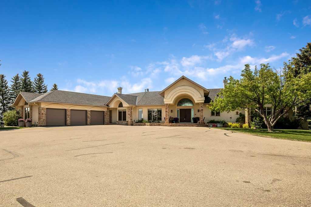 100, 182029 174 Avenue W, Priddis