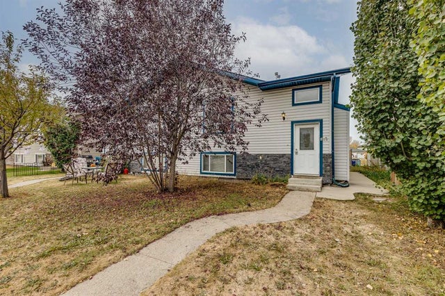 A, 12 Sierra Drive, Olds