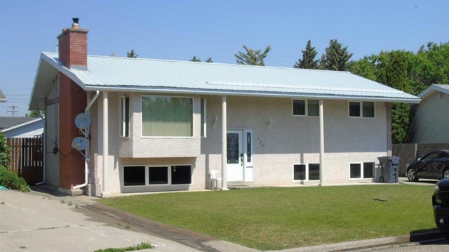 379 Oakwood Drive, Pincher Creek