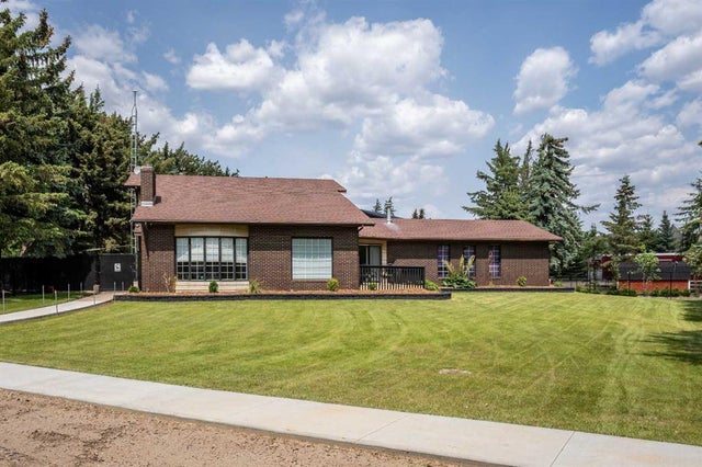 119 3rd Avenue W, Alliance