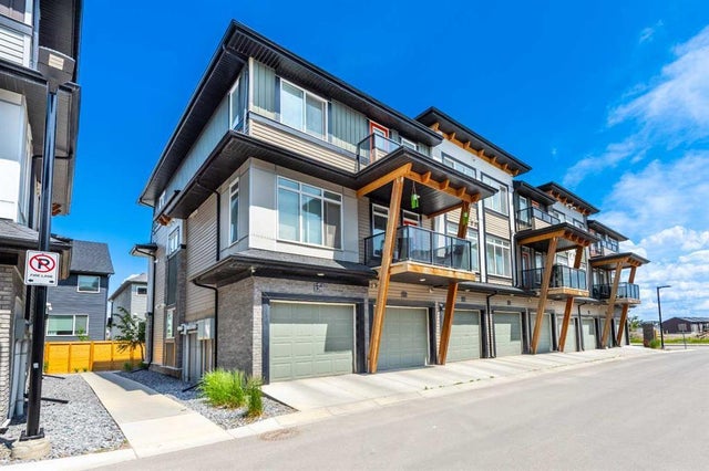 120 Savanna Walk Ne, Calgary