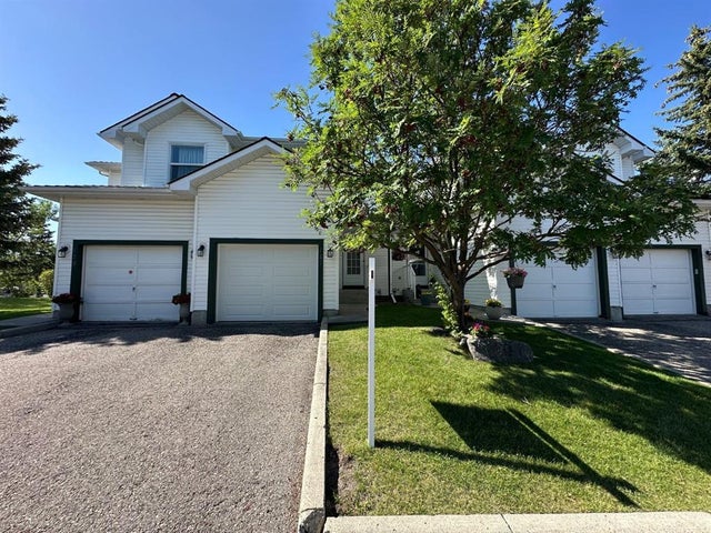 Real Estate Listing in Sandstone Valley, Calgary
