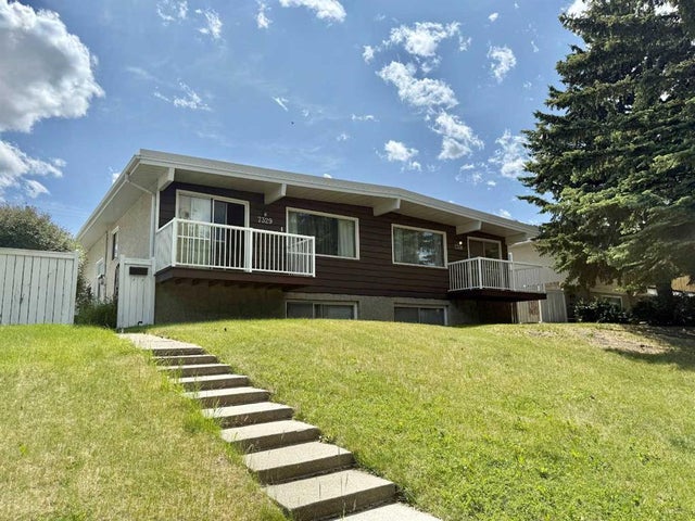 7331 & 7329 Huntertown Crescent Nw, Calgary