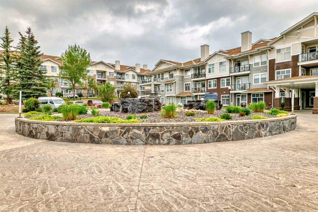 Calgary Real Estate: Residential Property for Sale in Arbour Lake