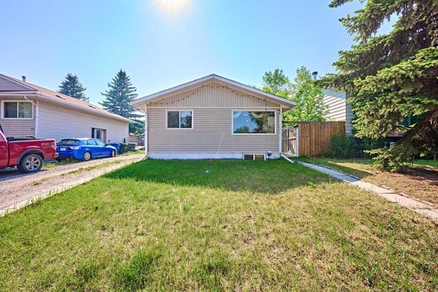 Photo for MLS®# A2231280 - home for sale at 47 Doverglen Crescent Southeast, Dover, Calgary Alberta
