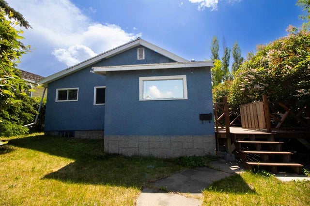 2027 19 Avenue, Bowden