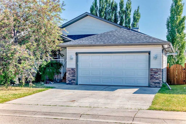 Home for Sale Located at 412 Highland Close, Strathmore, Alberta