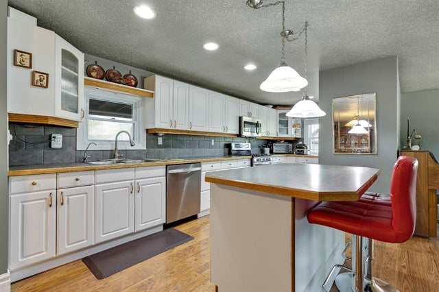 227 2nd Avenue W, Rockyford