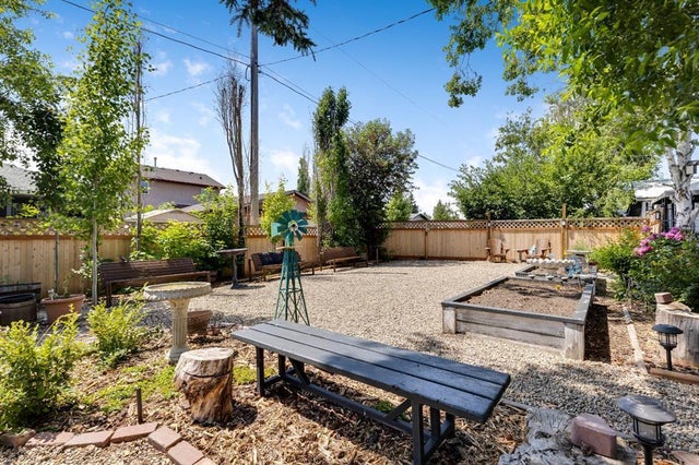 227 2nd Avenue W, Rockyford