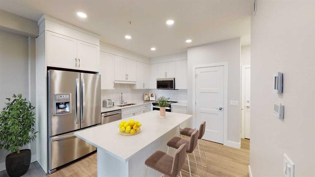 220, 8355 19 Avenue Sw, Calgary