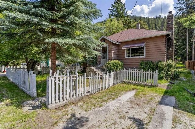 404 Otter Street, Banff