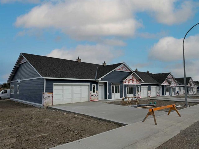 851 7 Avenue W, Cardston