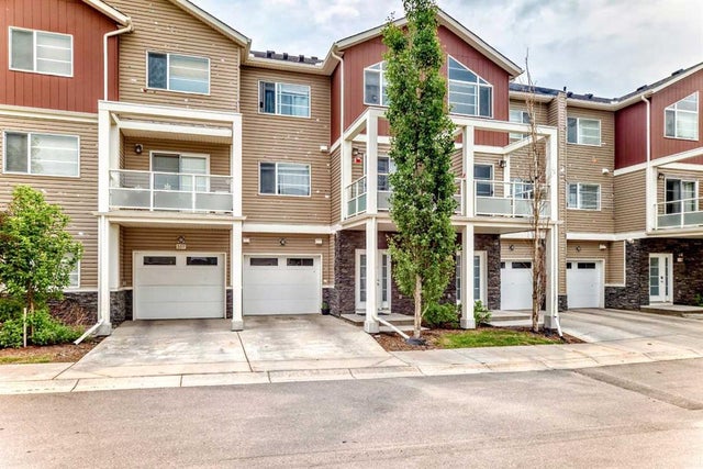 557 Redstone View Ne, Calgary