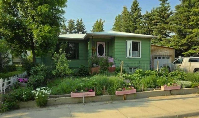 221 Center Avenue Ne, Milk River