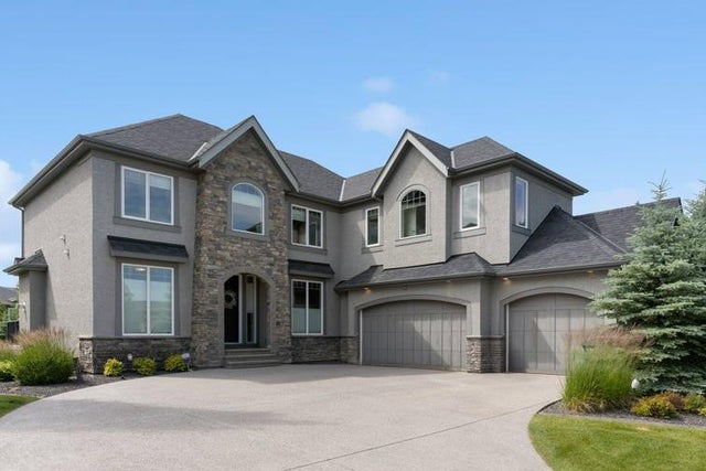 Heritage Pointe Home for Sale: Residential Listing in Artesia at Heritage Pointes
