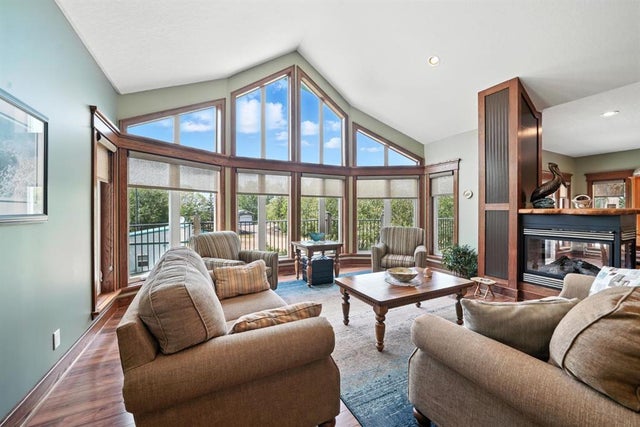11 Aimie Avenue, White Sands