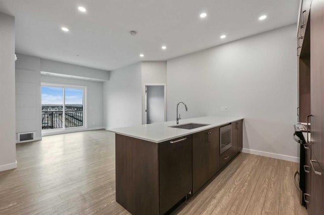 Calgary Real Estate Listing: 422, 255 Les Jardins Park Southeast, Douglasdale/Glen