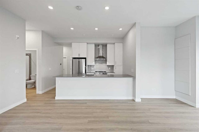 Real Estate Listing in Douglasdale/Glen, Calgary