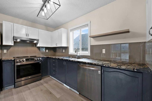 7136 Laguna Way Ne, Calgary