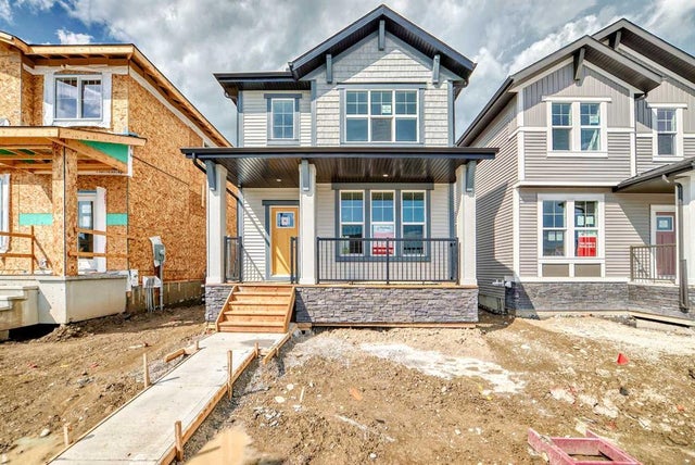 426 Heartland Way, Cochrane