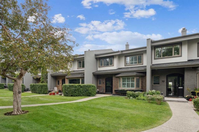 Home for Sale Located at 18, 3203 Rideau Place Southwest, Calgary, Alberta