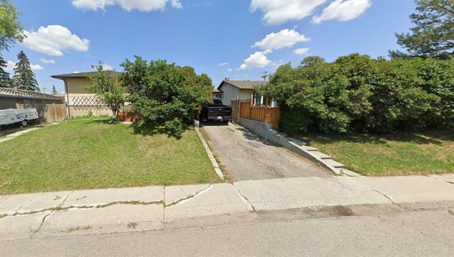 Residential Property for Sale at 2718 9 Avenue Southeast, Calgary: MLS®# A2235528