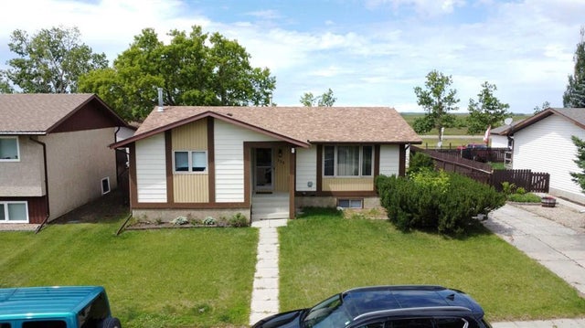 151 Shacker Crescent, Hanna