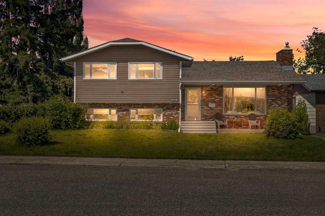 3411 51a Avenue, Innisfail