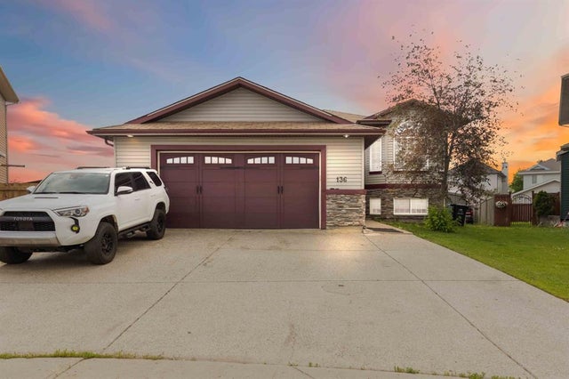 136 Maple Leaf Lane, Fort McMurray