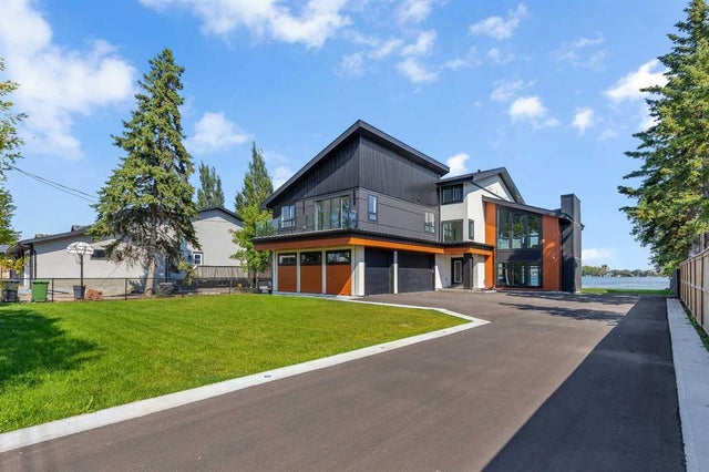 476 West Chestermere Drive, Chestermere