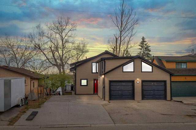 Residential Home for Sale in Chestermere, Alberta