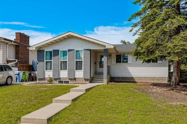 Photo for MLS®# A2236399 - home for sale at 208 Woodpark Place Southwest, Woodlands, Calgary Alberta