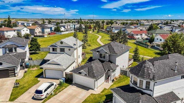 Calgary Real Estate Listing: 47 San Diego Place Northeast, Monterey Park