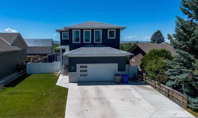 4889 7th Street W, Claresholm
