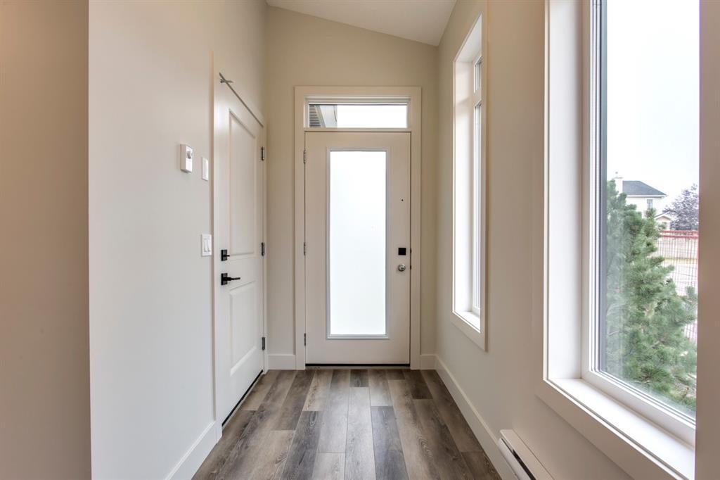 259 Royal Elm Road Northwest, Calgary – Residential Row/Townhouse Listing Photo 4